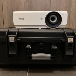 BenQ SH753+