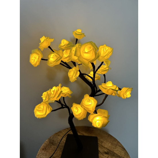 Rozenboom lamp - 24 LED - Gele blaadjes - Tafellamp - Decoratielamp - Liefdesontwerp