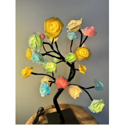 Rozenboom lamp - 24 LED - Pastel blaadjes - Tafellamp - Decoratielamp - Liefdesontwerp